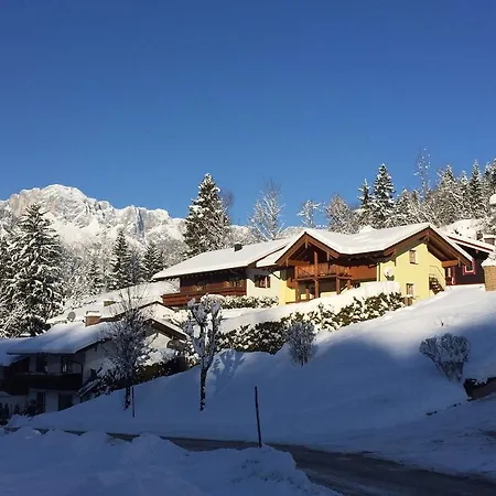 康斯坦丁豪华公寓 公寓