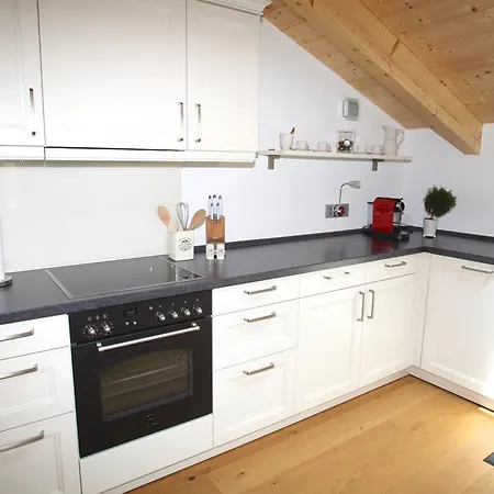 康斯坦丁豪华公寓 公寓 *