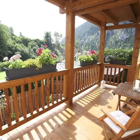 康斯坦丁豪华公寓 公寓 *