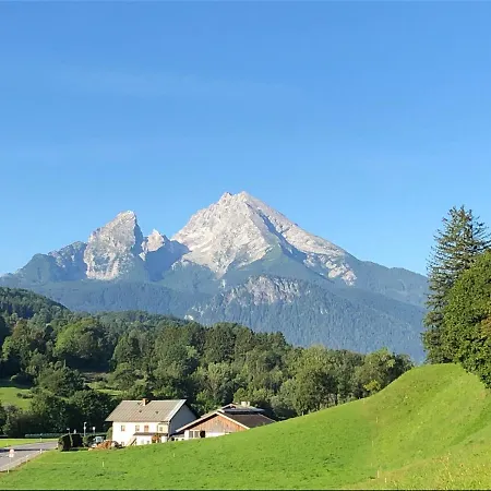 康斯坦丁豪华公寓 公寓 *